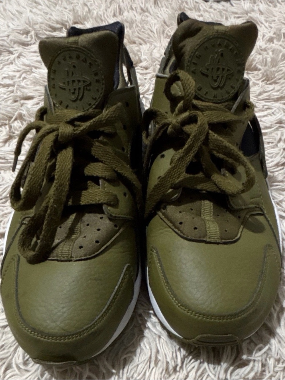 Women’s Nike Olive Green Hauraches  Athletic Sneakers - Lace-Up Comfort worn 2X - Picture 2 of 6